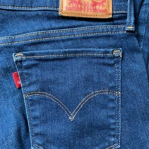 Levi’s 710 super skinny jeans size 27